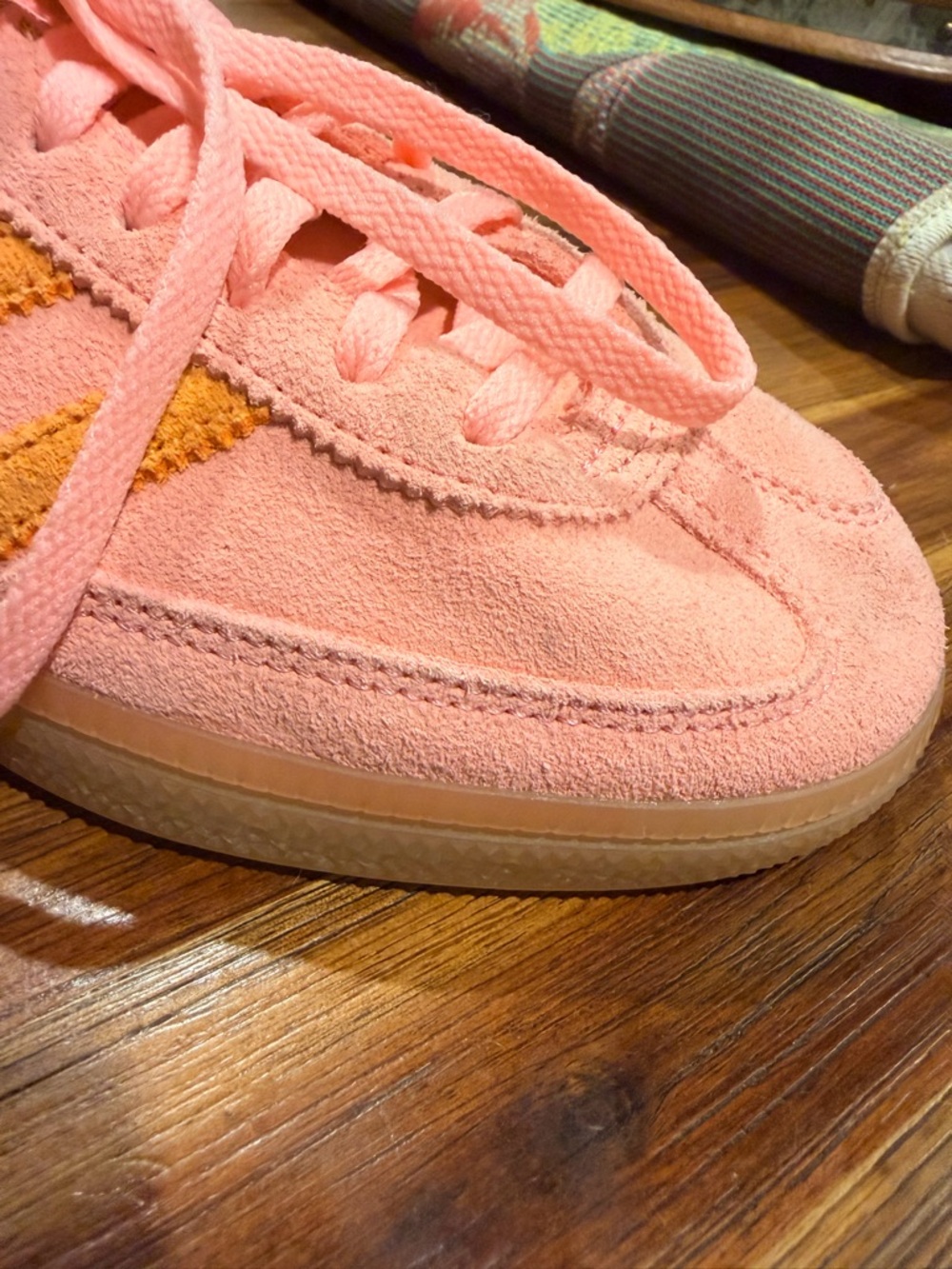 adidas Handball Spezial
Glow Pink Flash Orange (Women's) - Picture 8 of 9